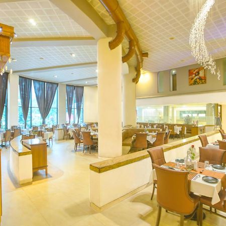 Neelam The Glitz Hotell Calangute Exteriör bild