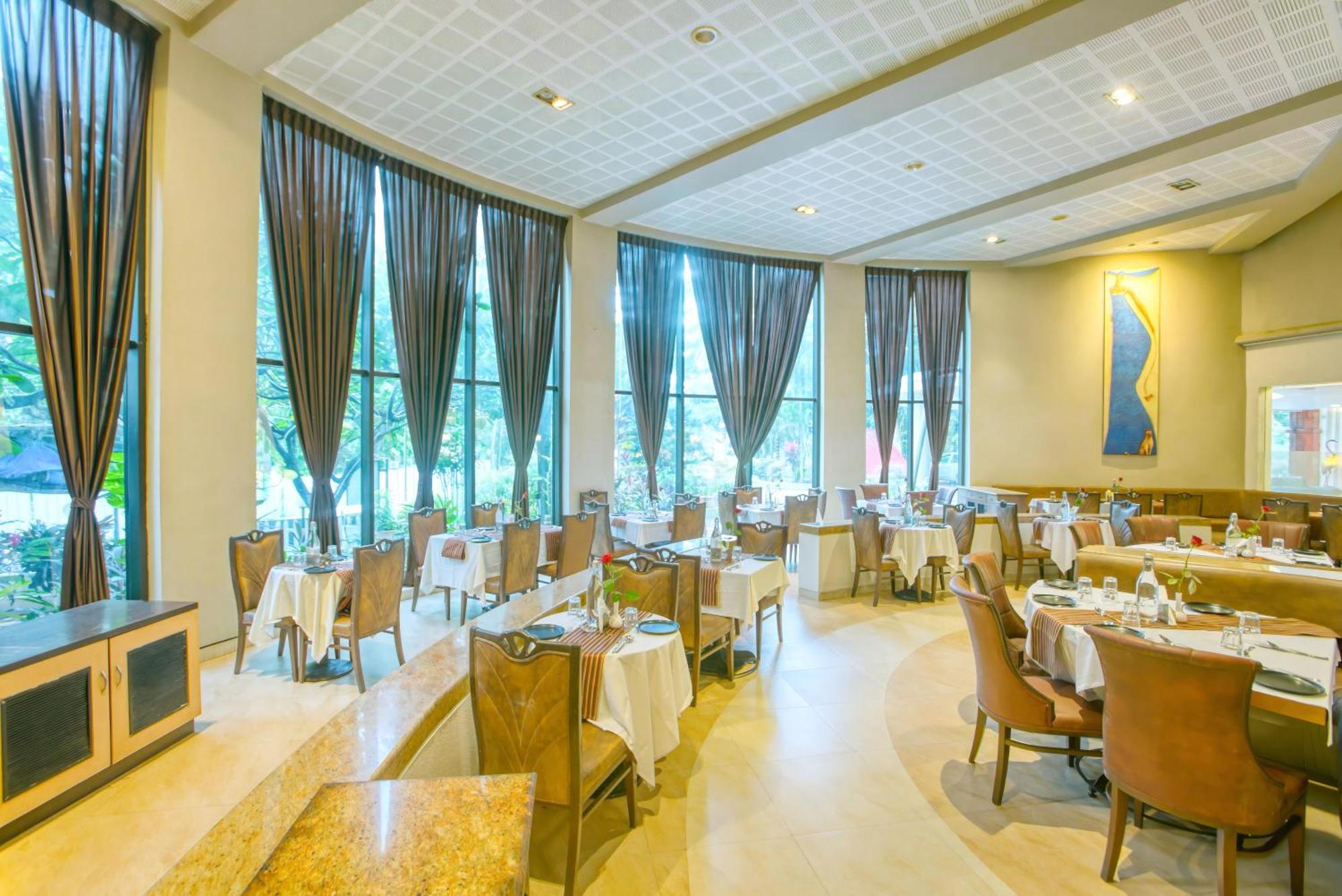 Neelam The Glitz Hotell Calangute Exteriör bild