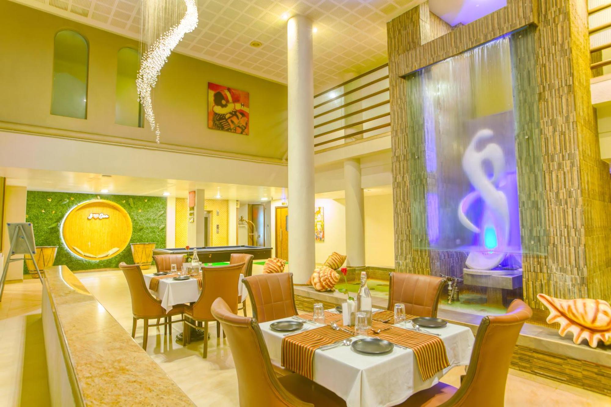 Neelam The Glitz Hotell Calangute Exteriör bild