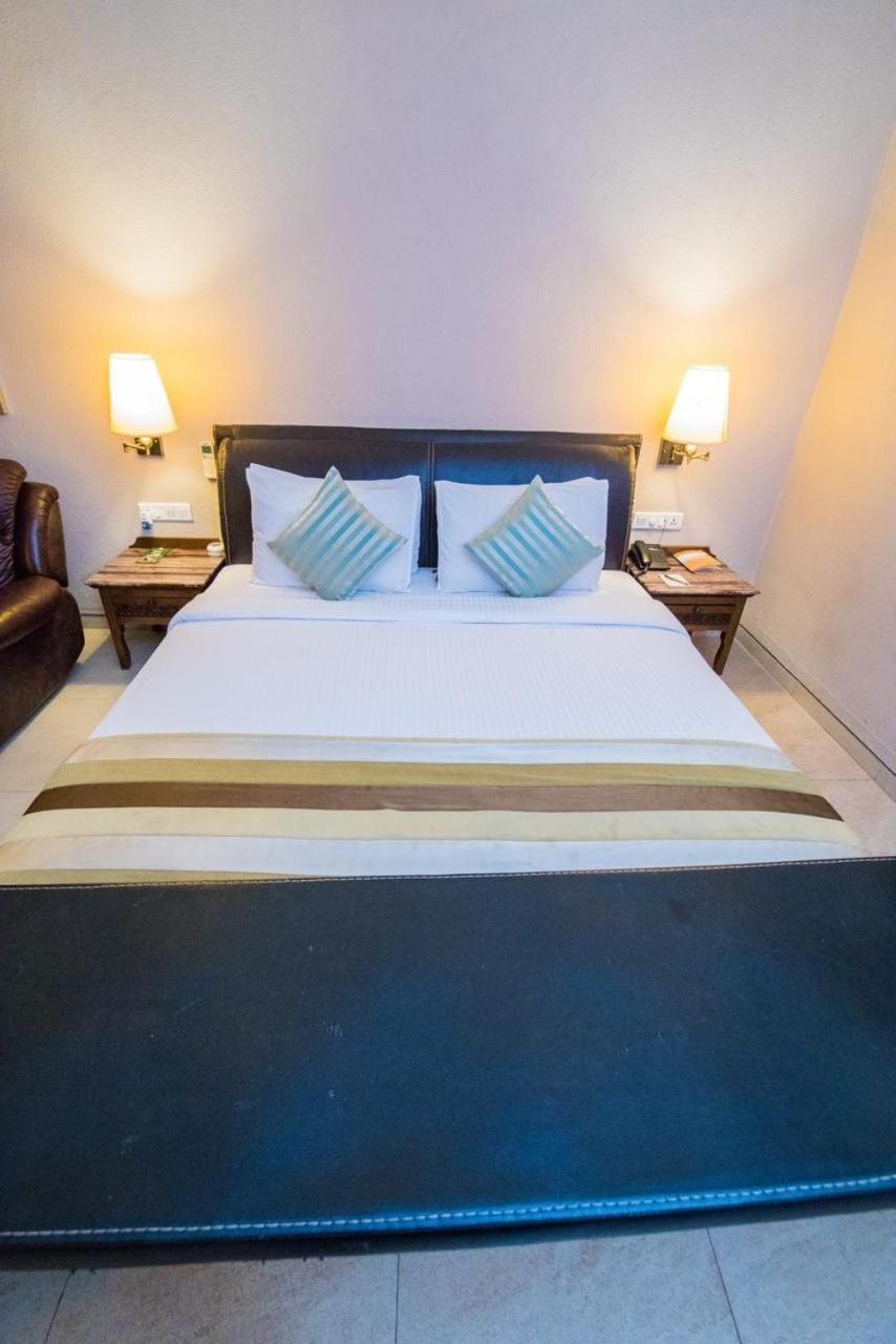 Neelam The Glitz Hotell Calangute Exteriör bild